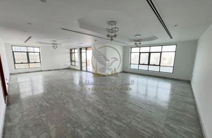 Apartment - 3 - 5 for rent in Al Majaz 3 - Al Majaz - Sharjah