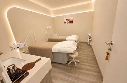 Shop - Studio - 2 Bathrooms for rent in West Avenue Tower - Dubai Marina - Dubai