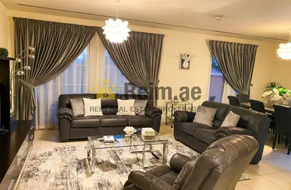 فيلا - 3 غرف نوم - 4 حمامات للايجار في فلل النخيل - قرية جميرا الدائرية - دبي