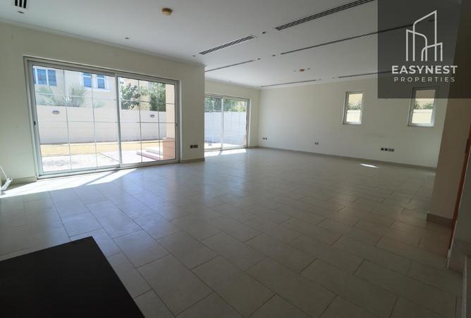 70282054 - Property Image 3