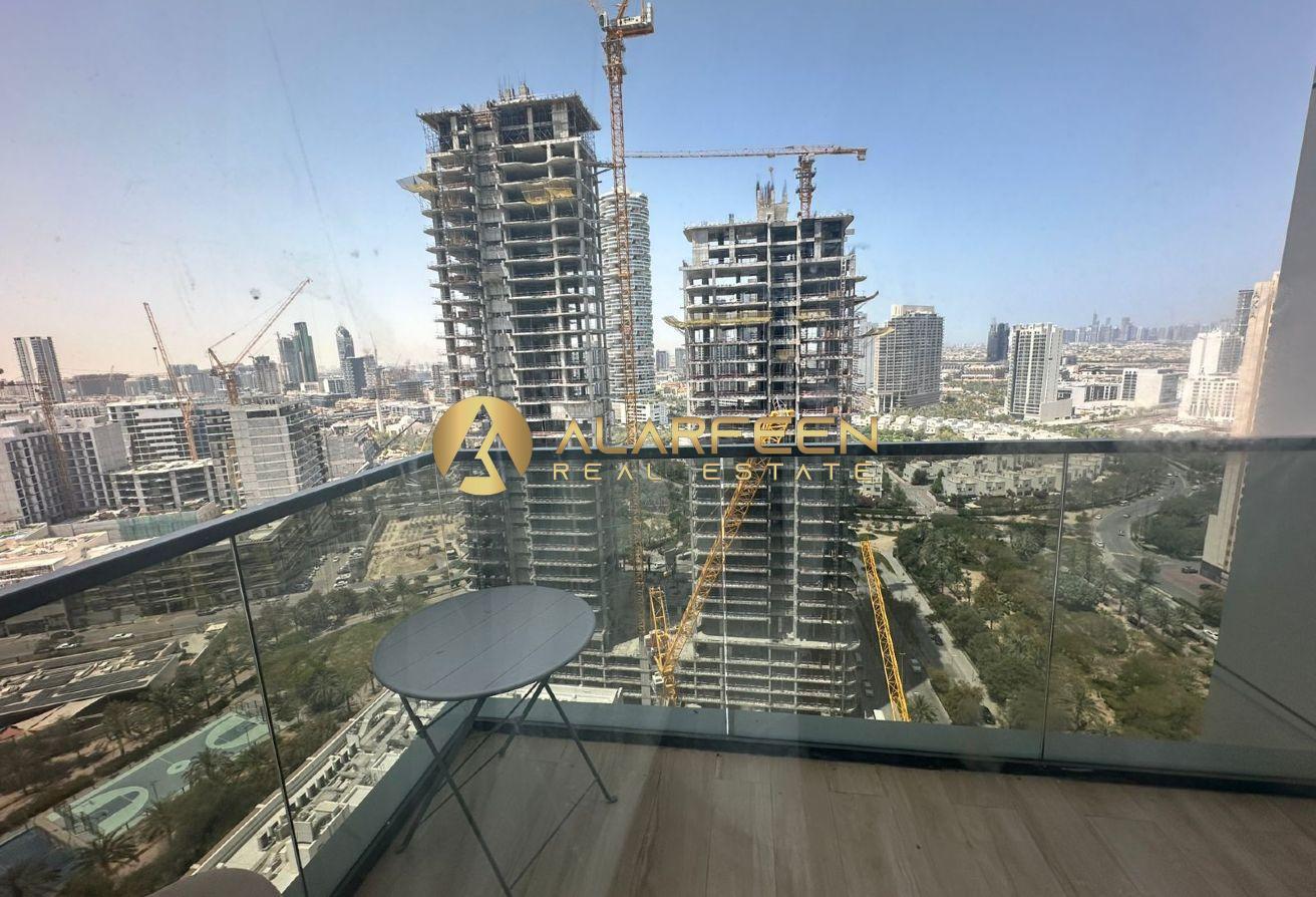 High-Floor Studio | Balcony | City & Pool View photo 5