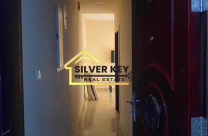 شقة - 2 غرف نوم - 2 حمامات للايجار في شارع زايد بن اسلم - أبو شغارة - الشارقة شقة - 2 غرف نوم - 2 حمامات للايجار في شارع زايد بن اسلم - أبو شغارة - الشارقة