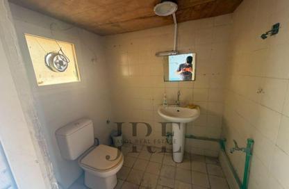 Warehouse - Studio - 1 Bathroom for rent in Al Sajaa Industrial - Al Sajaa - Sharjah