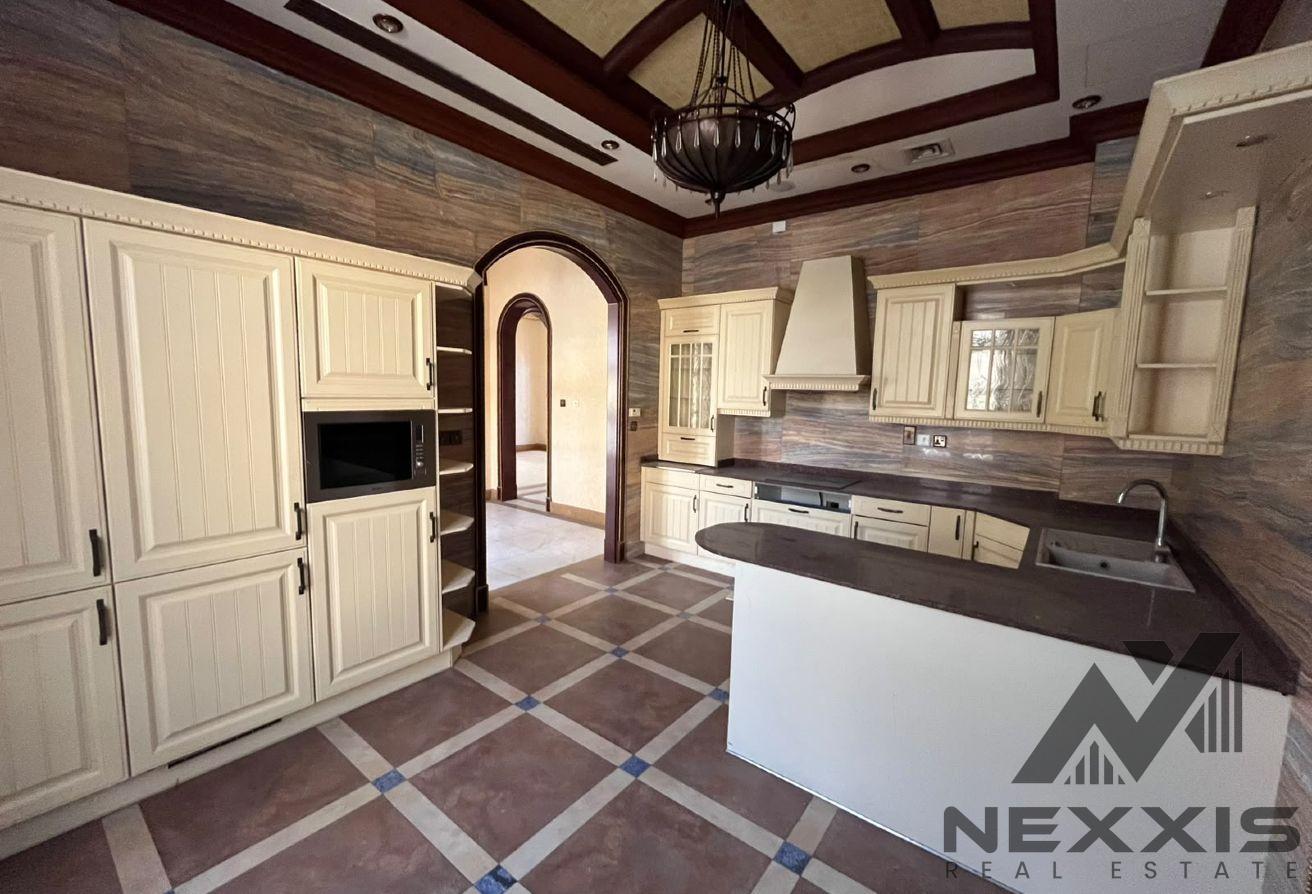 SPECIOUS 4 BEDROOMS | PRIVATE POOL AND GARDEN photo 8