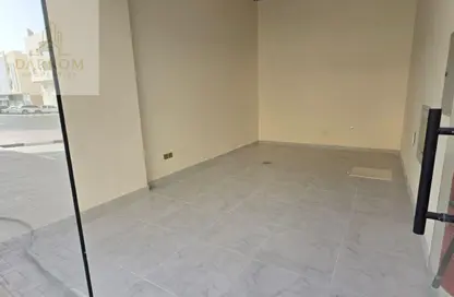 Shop - Studio for rent in Al Jurf 3 - Al Jurf - Ajman Downtown - Ajman