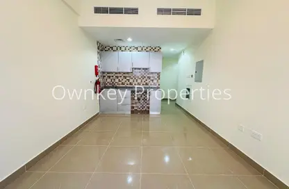 Apartment - Studio - 1 Bathroom for rent in Al Arjawan Building - Al Karama - Dubai