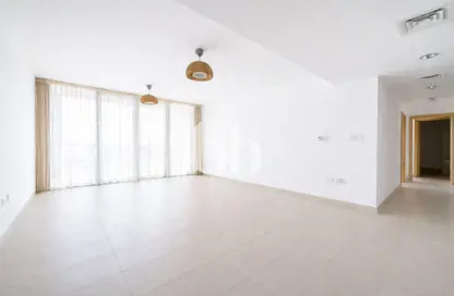 شقة - 2 غرف نوم - 2 حمامات للايجار في C بناية - الزينة - شاطئ الراحة - أبوظبي