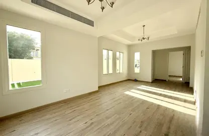 Villa - 3 Bedrooms - 4 Bathrooms for rent in Springs 12 - The Springs - Dubai