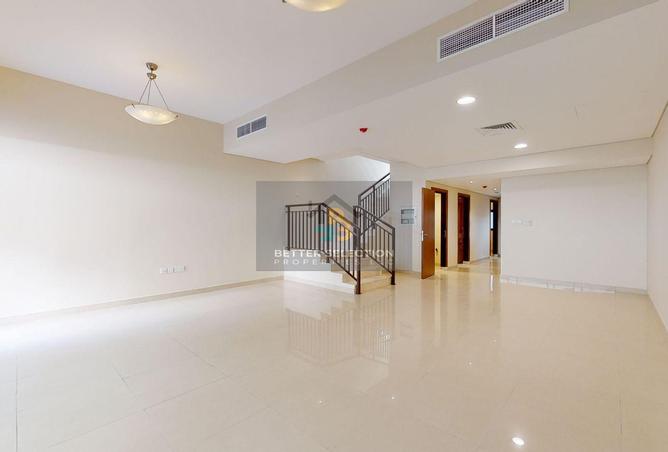 77381702 - Property Image 2