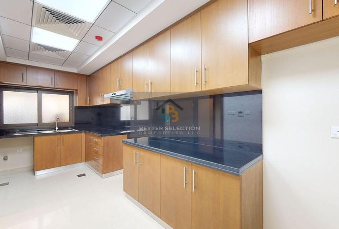 77381702 - Property Image 3