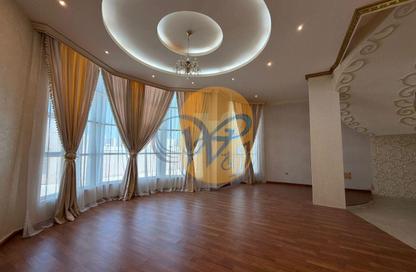 Villa - 7+ Bedrooms - 7+ Bathrooms for rent in Julfar - Ras Al Khaimah