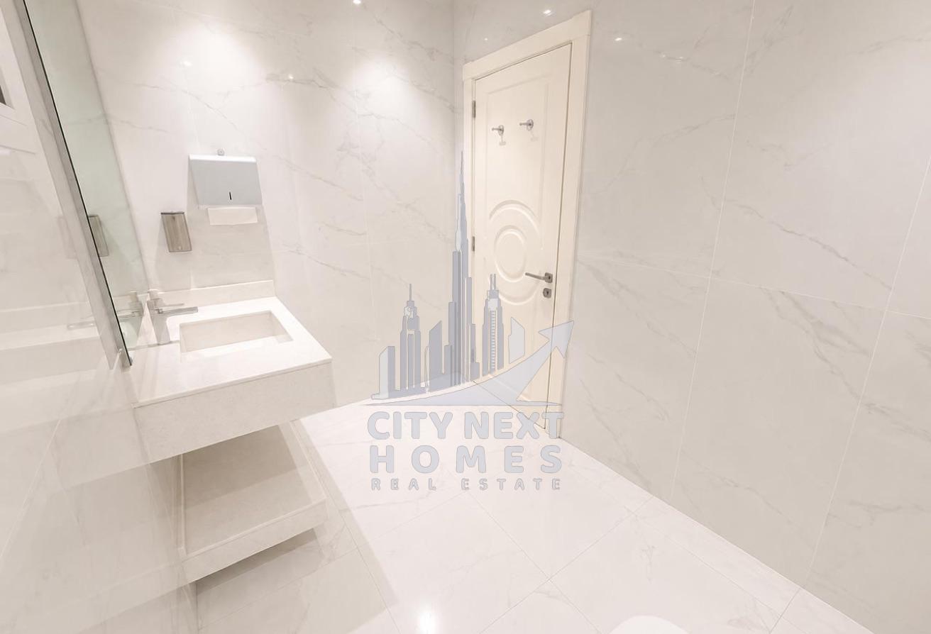 Exclusive Luxury 5BR villa | Majlis | Elevator photo 12