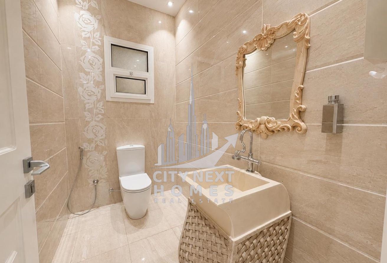 Exclusive Luxury 5BR villa | Majlis | Elevator photo 11
