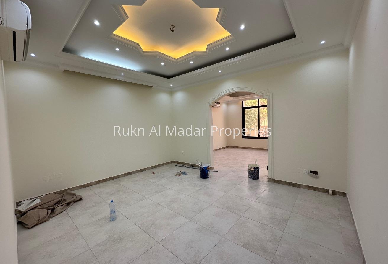 Specious Villa With Big Serivce Block photo 15