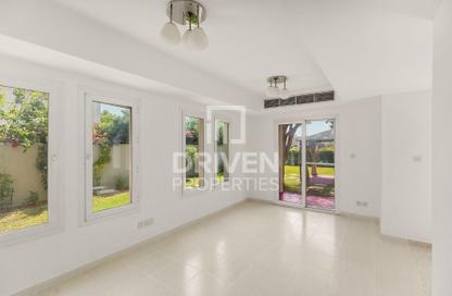 Villa - 2 Bedrooms - 3 Bathrooms for rent in Springs 11 - The Springs - Dubai