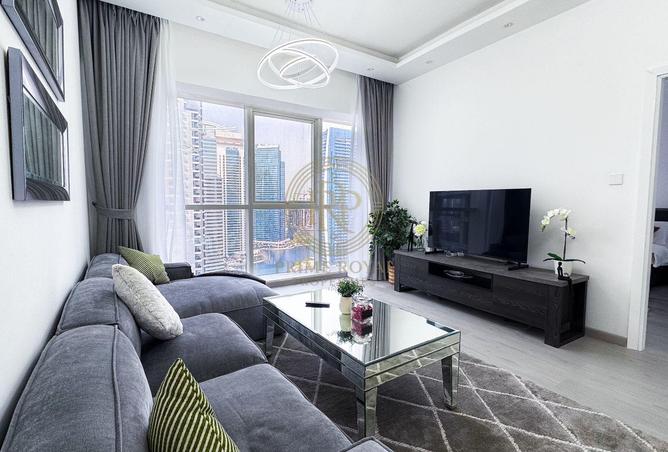 1-bed apartment in MAG 214 · Upgraded · Lake view — photo 3