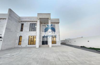 Villa - 5 Bedrooms - 7 Bathrooms for rent in Al Tay East - Al Suyoh - Sharjah