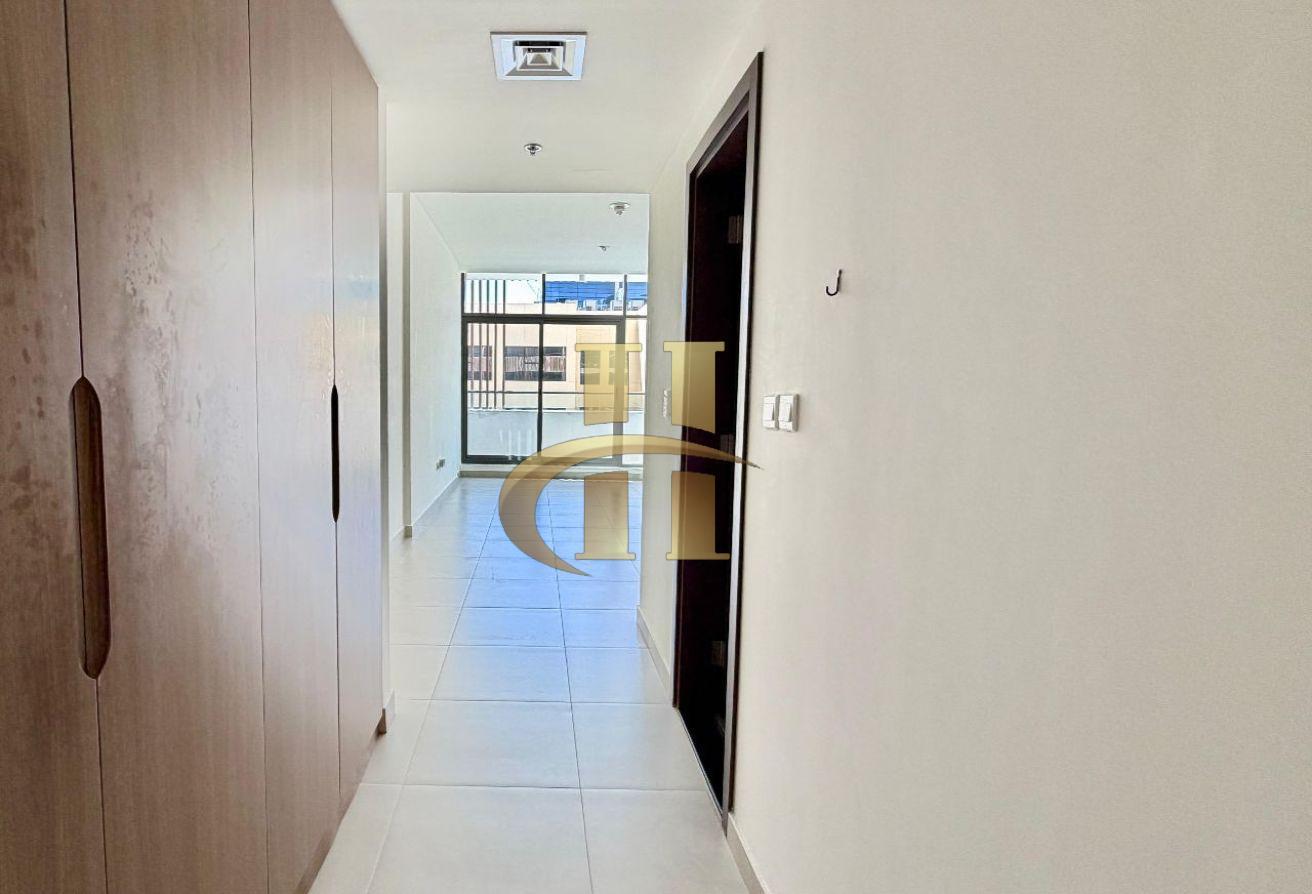 Spacious Layout | Chiller Free | Near To Exit photo 8