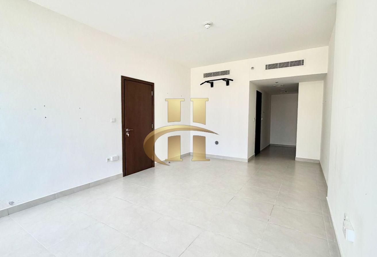 Spacious Layout | Chiller Free | Near To Exit photo 12