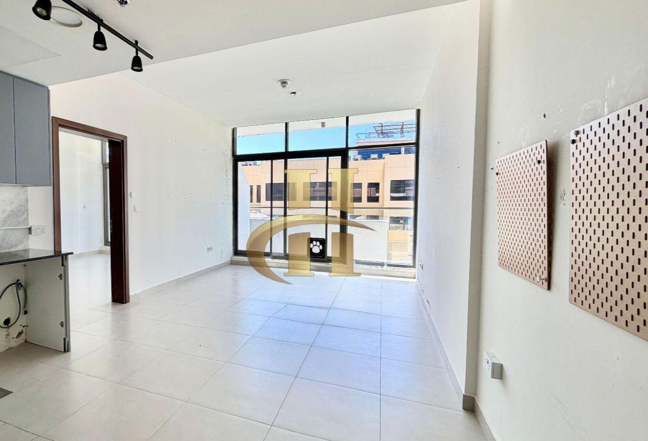 Spacious Layout | Chiller Free | Near To Exit photo 4