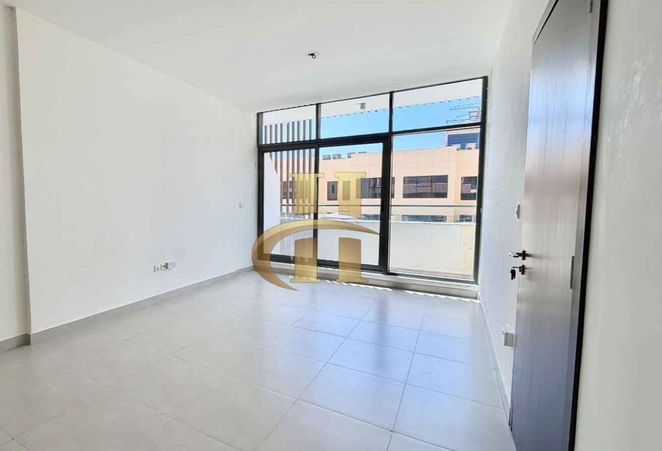 Spacious Layout | Chiller Free | Near To Exit photo 10