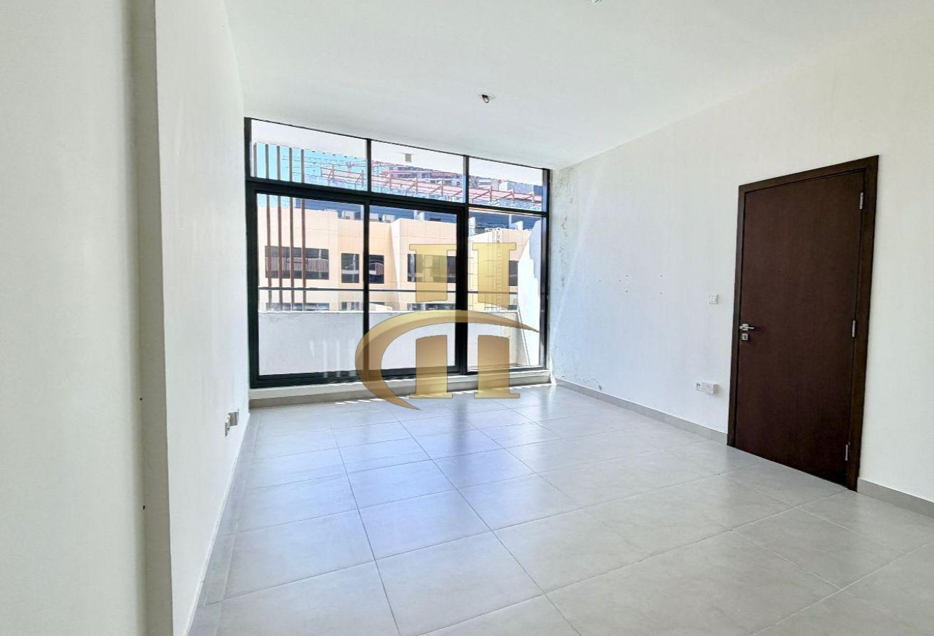 Spacious Layout | Chiller Free | Near To Exit photo 11
