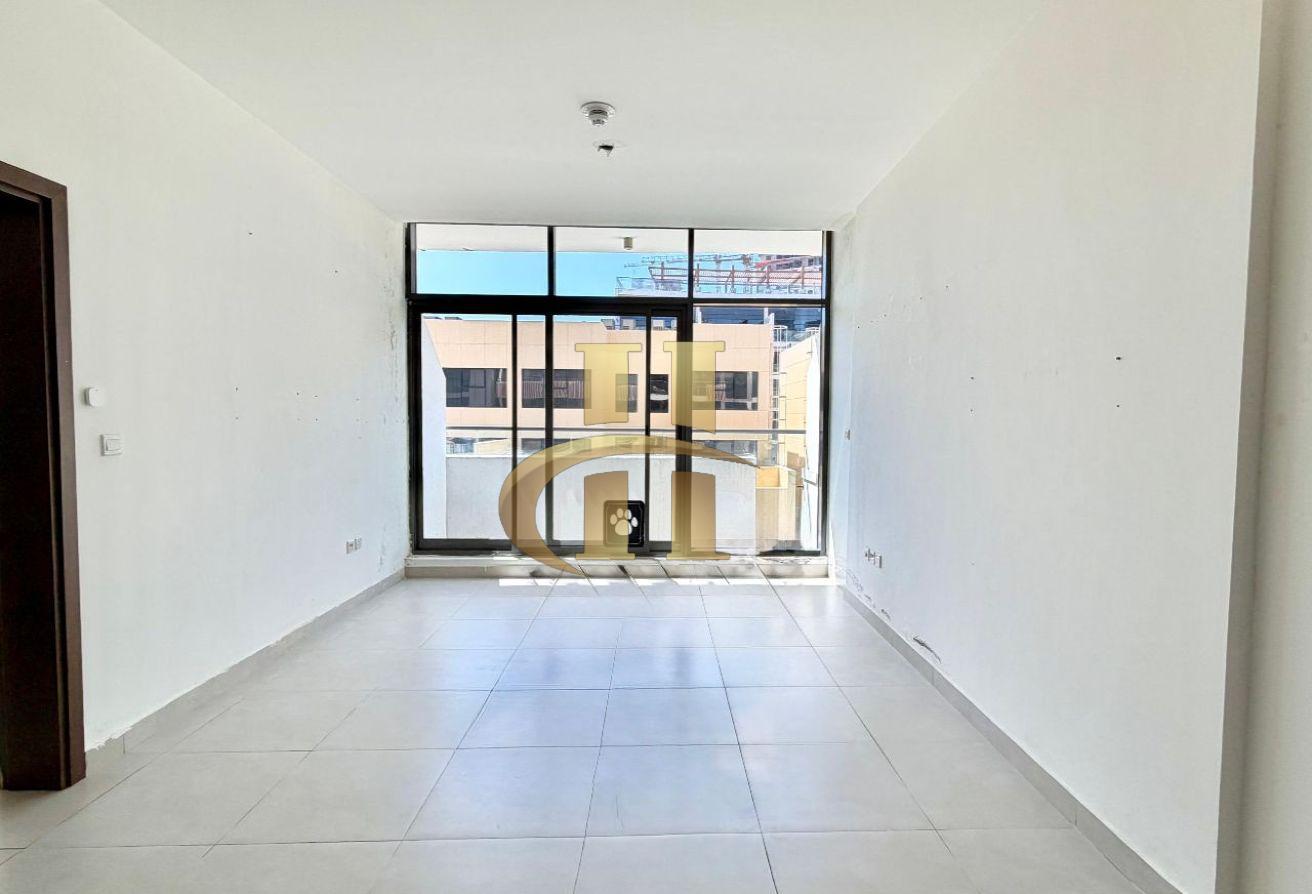 Spacious Layout | Chiller Free | Near To Exit photo 5
