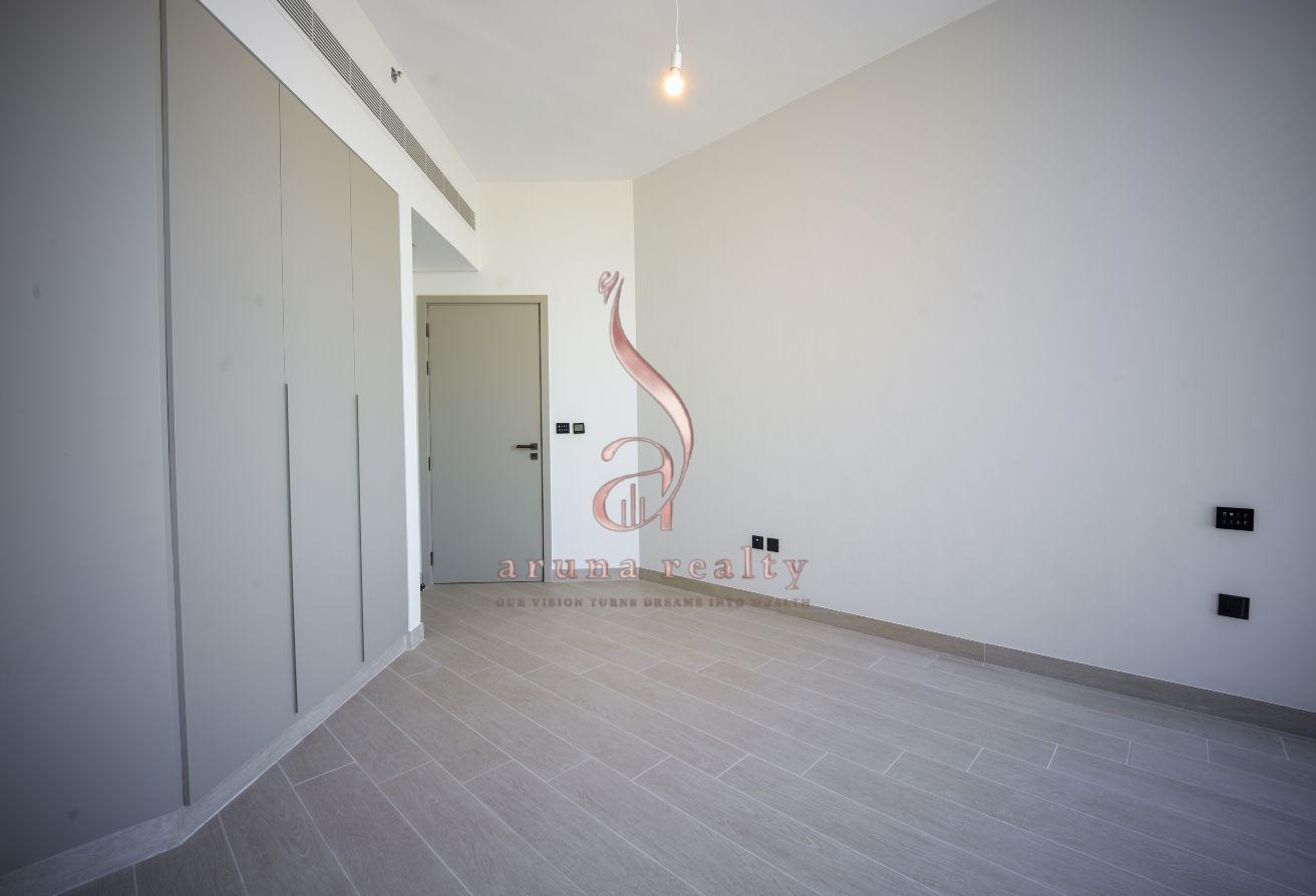 FULL CANAL VIEW | HIGH FLOOR | BRAND-NEW photo 10