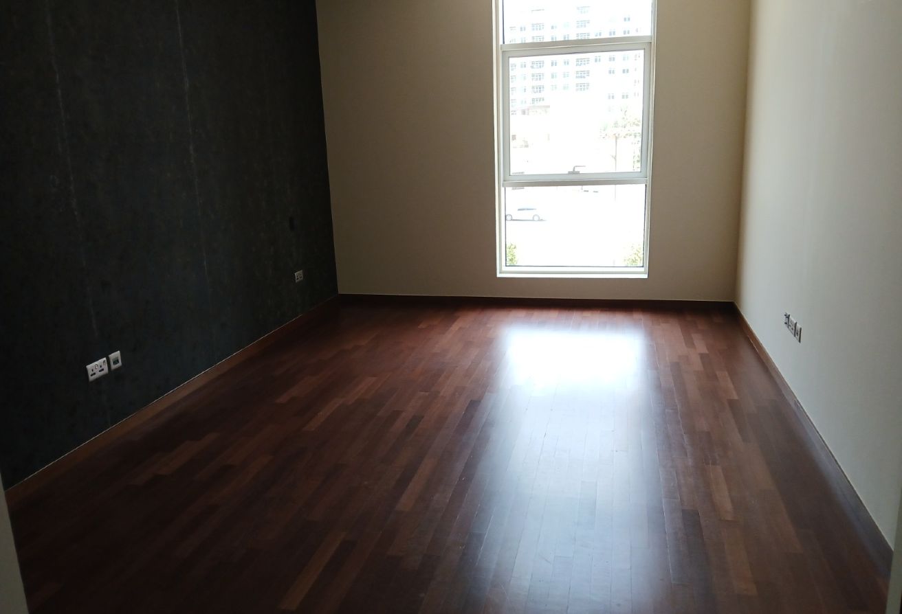 VACANT | PARKING VIEW | CLUB VISTA gallery image