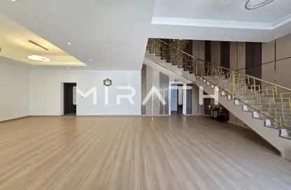 Villa - 5 Bedrooms - 6 Bathrooms for rent in Al Aweer 1 - Al Aweer - Dubai