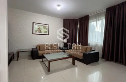 شقة - 3 غرف نوم - 3 حمامات للايجار في برج العتيبة - شارع النجدة - أبوظبي