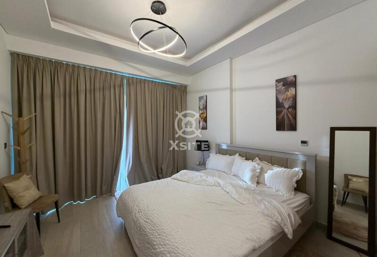 Modern Living |Fully Furnished | Burj Khalifa View photo 2