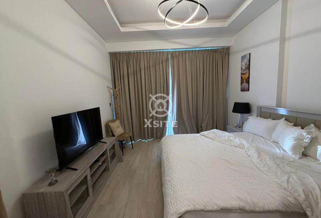 Modern Living |Fully Furnished | Burj Khalifa View photo 3