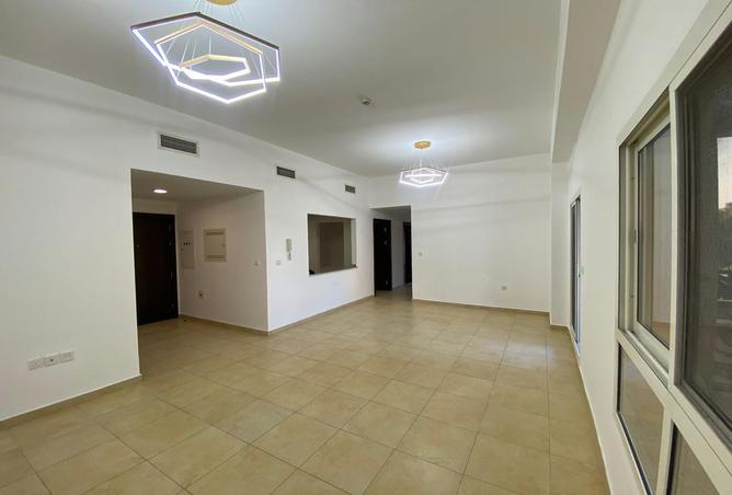 70292303 - Property Image 2