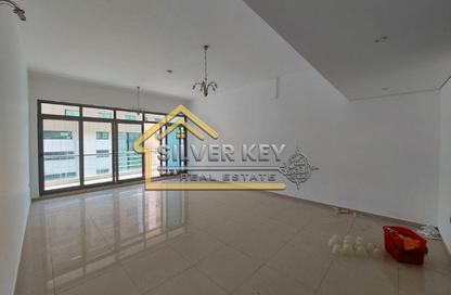 Apartment - 3 Bedrooms - 3 Bathrooms for rent in Abu Shagara building - Abu shagara - Sharjah
