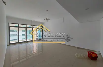 Apartment - 3 Bedrooms - 3 Bathrooms for rent in Abu Shagara building - Abu shagara - Sharjah