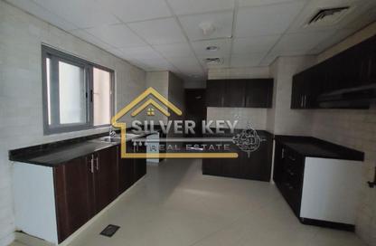 Apartment - 3 Bedrooms - 3 Bathrooms for rent in Abu Shagara building - Abu shagara - Sharjah