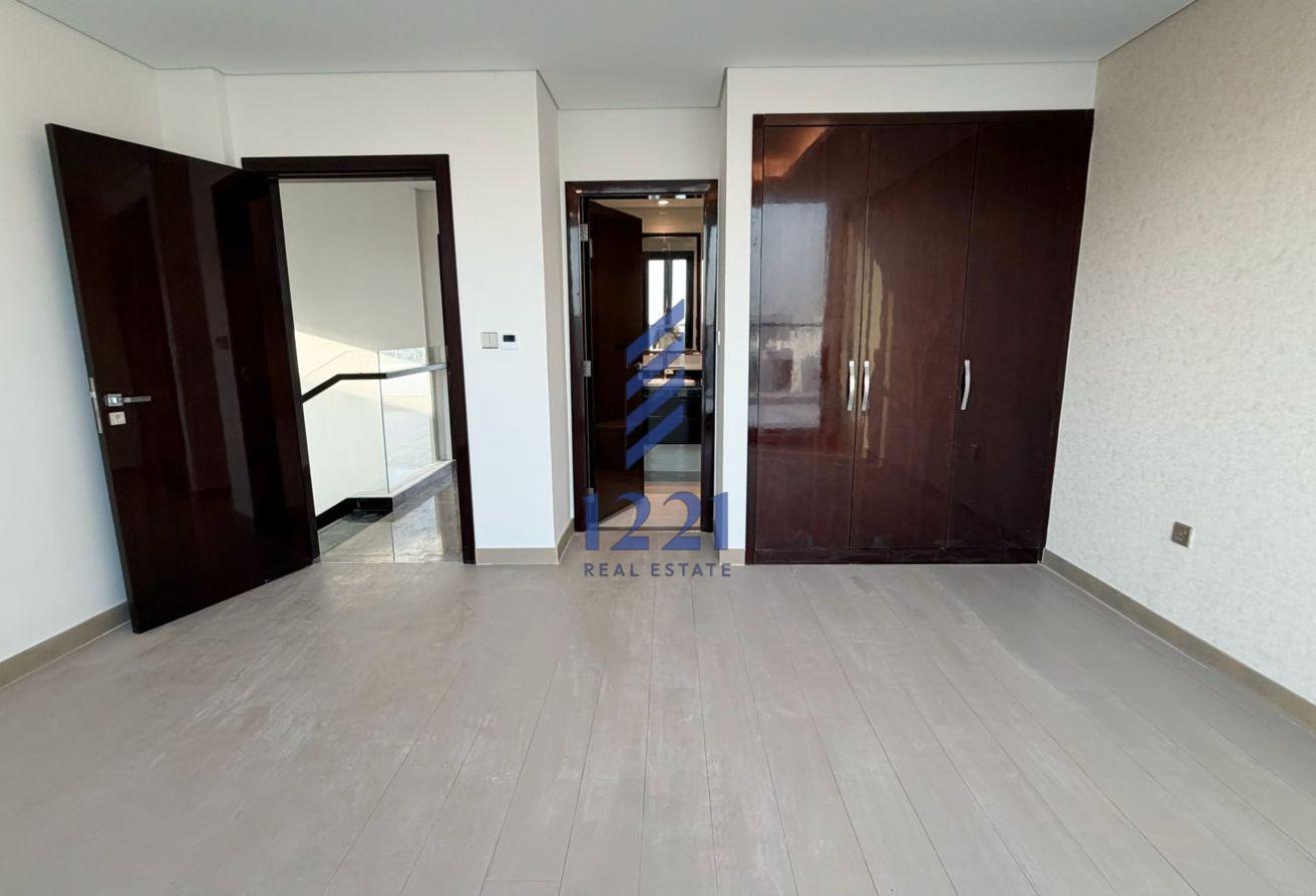 ELEVATED LIVING | UNFURNISHED | PRIVATE RETREAT photo 8