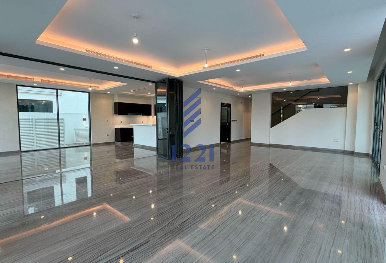 ELEVATED LIVING | UNFURNISHED | PRIVATE RETREAT photo 16
