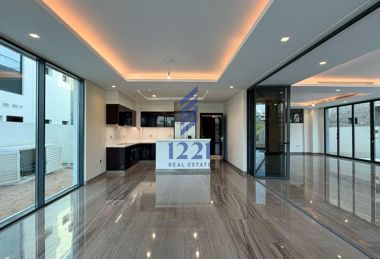 ELEVATED LIVING | UNFURNISHED | PRIVATE RETREAT photo 22