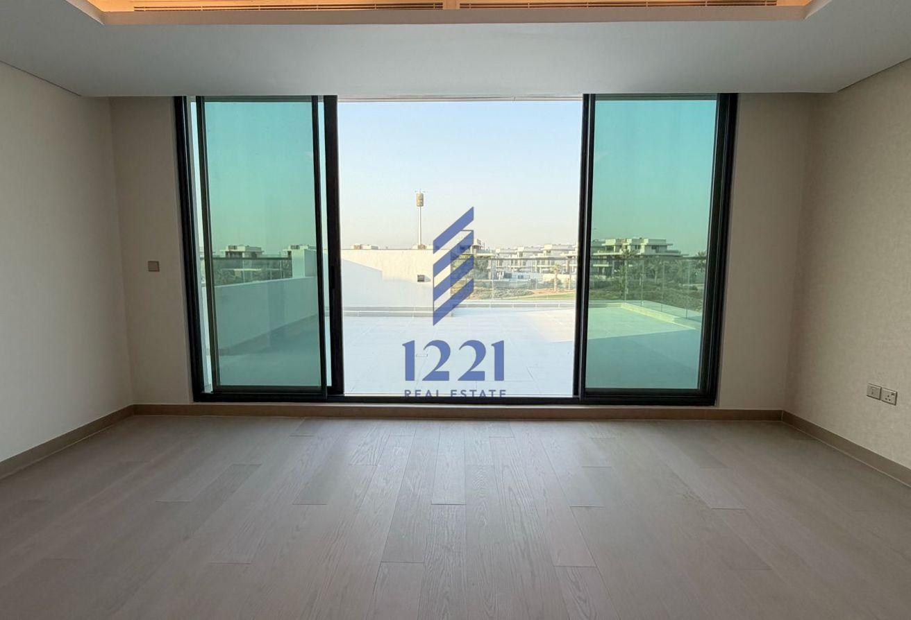 ELEVATED LIVING | UNFURNISHED | PRIVATE RETREAT photo 15