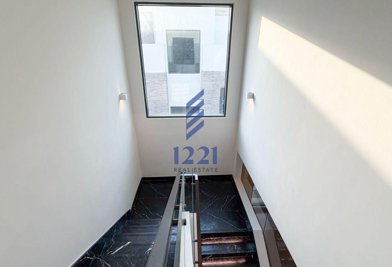 ELEVATED LIVING | UNFURNISHED | PRIVATE RETREAT photo 20