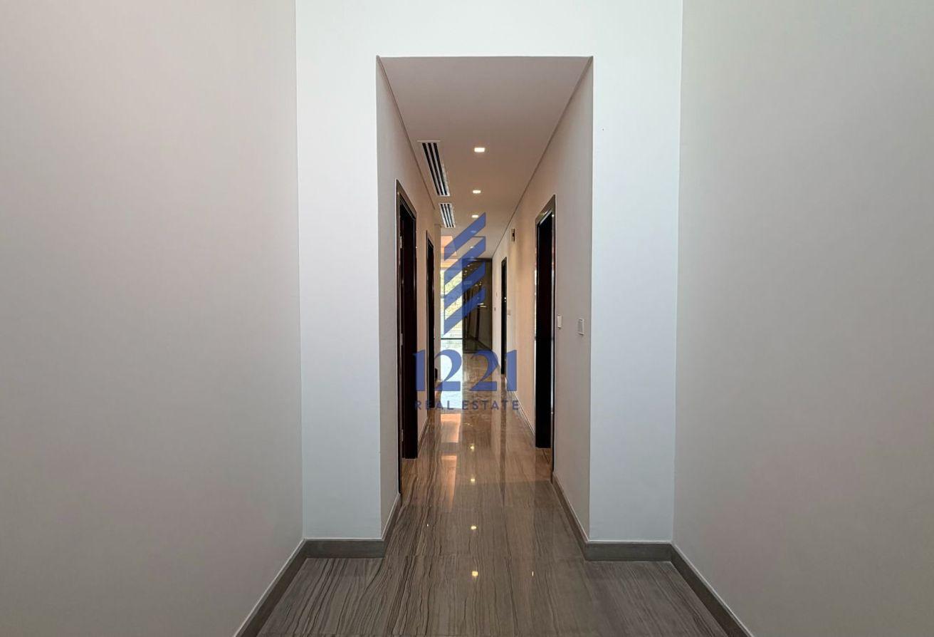 ELEVATED LIVING | UNFURNISHED | PRIVATE RETREAT photo 11