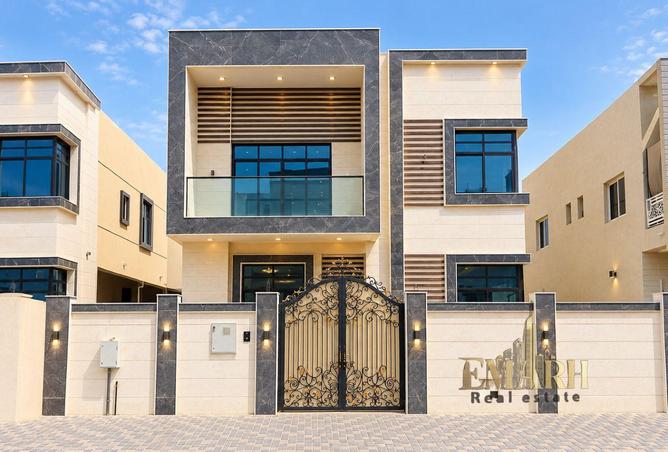 5BR Villa with 6 Parking in Northern Emirates