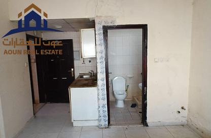 Apartment - Studio - 1 Bathroom for rent in Al Qulaya'ah - Al Sharq - Sharjah