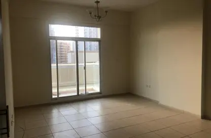 Apartment - 1 Bedroom - 2 Bathrooms for rent in Mazaya 2 - Queue Point - Liwan - Dubai Land - Dubai