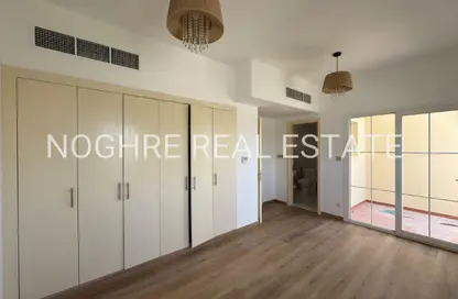 فيلا - 2 غرف نوم - 3 حمامات للايجار في الينابيع 14 - الينابيع - دبي