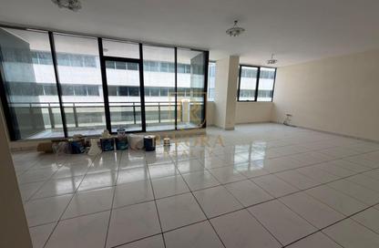 Apartment - 3 - 4 for rent in Al Mankhool - Bur Dubai - Dubai