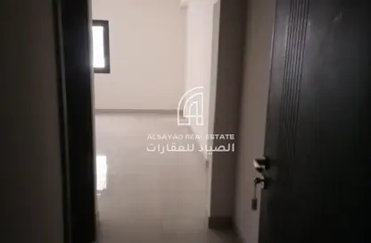 Apartment - 2 Bedrooms - 1 Bathroom for rent in Al Wahda Building - Al Majaz 2 - Al Majaz - Sharjah