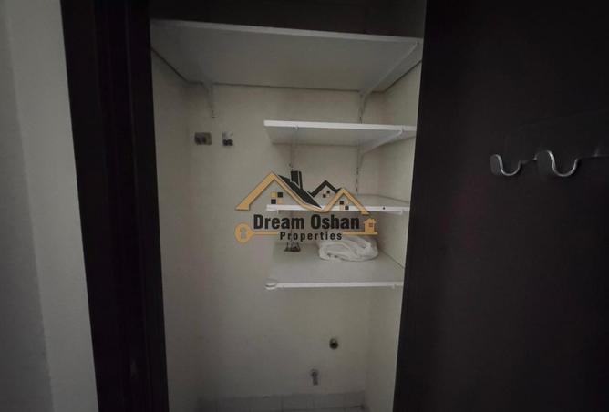 2 BR Apartment Low floor 4 to 6 cheques photo 3